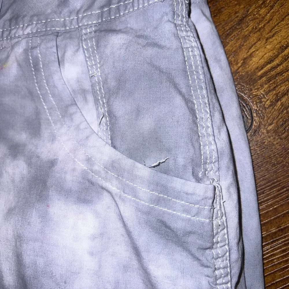 LAST CALL Laura Scott Gray Marbled Retro Lightweight Cargo Capri Pants Size 14 - Picture 8 of 12